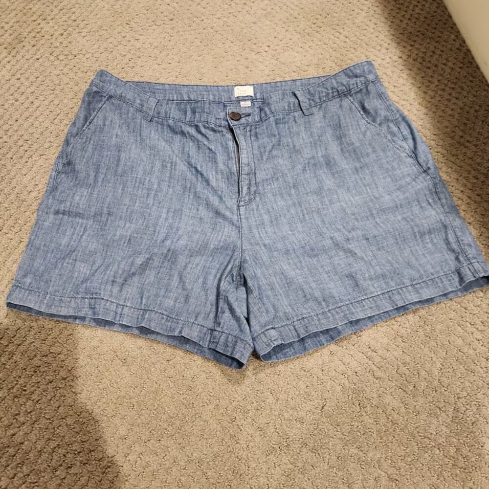 NEW 100% Cotton A New Day shorts. Size 16. Very lightweight